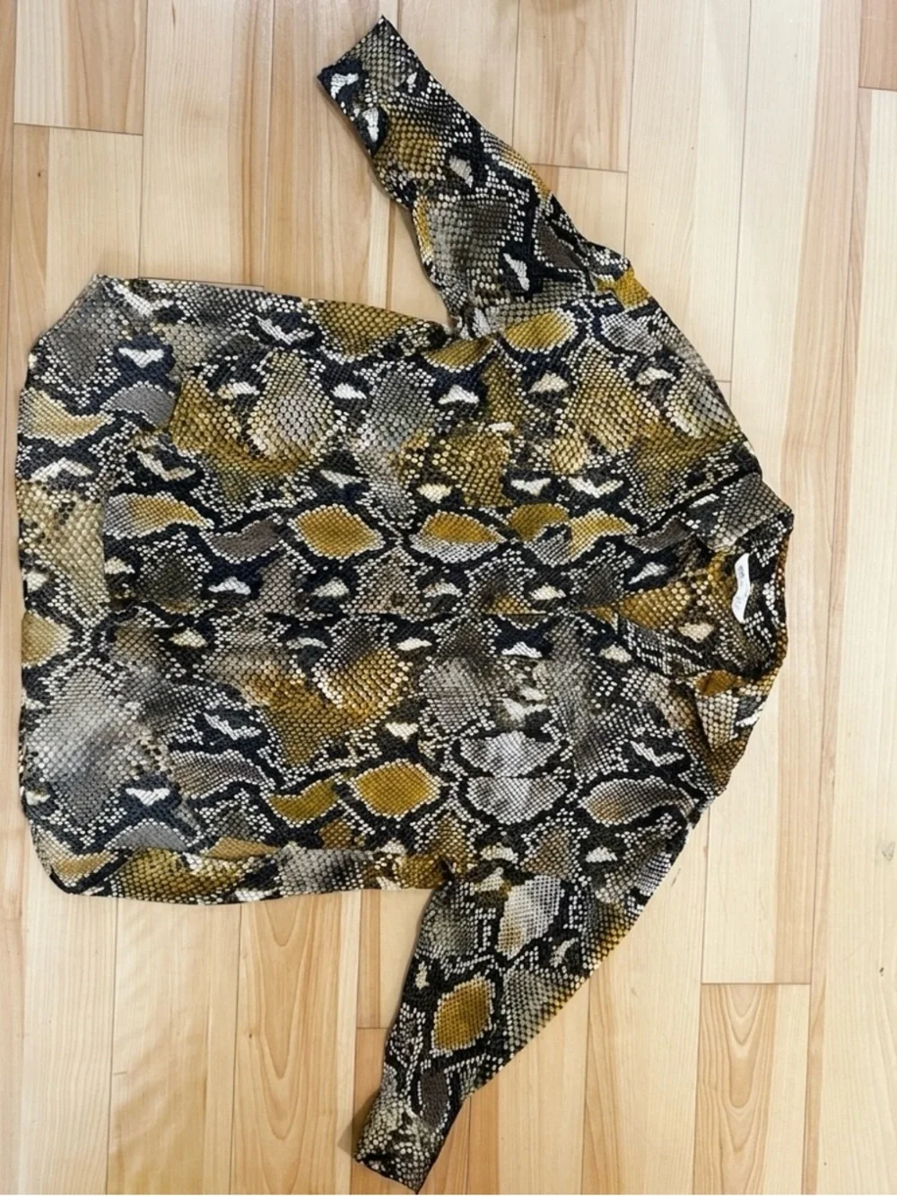 Zara Snakeskin Blouse Size Small Oversized - Picture 3 of 6